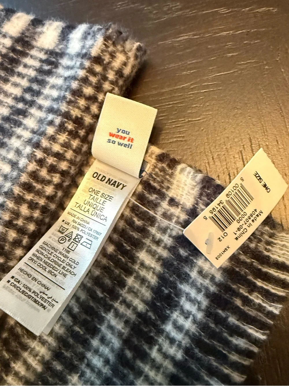 Old Navy Blanket Scarf black white plaid glen and wide variation NWT